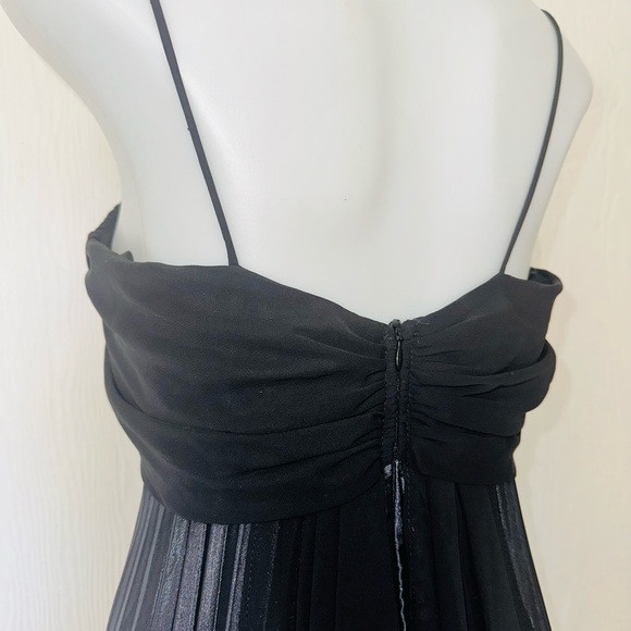 Betsey & Adam by Linda Bernell Spaghetti Strap Elegant Pleated Gown - Picture 6 of 8